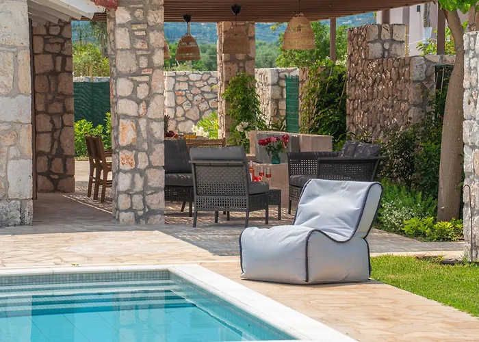 τheano Villa *